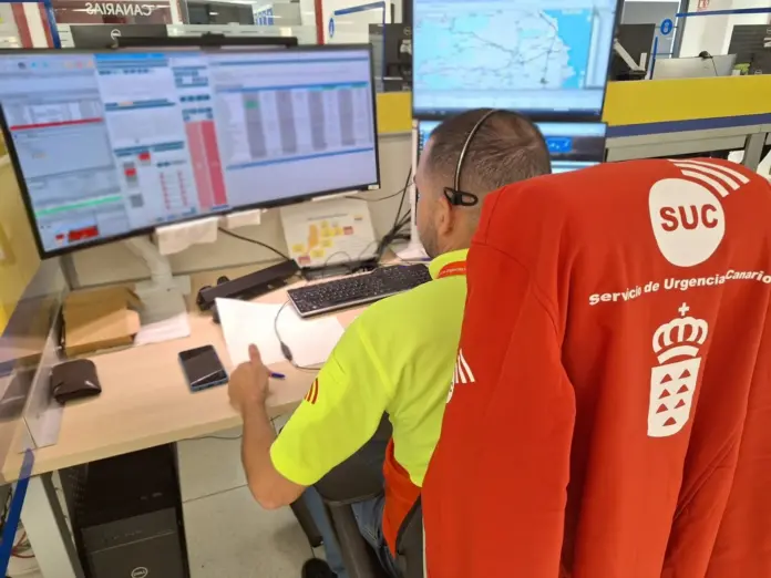 El motorista presentó un traumatismo de carácter moderado y precisó de traslado en una ambulancia medicalizada del SUC