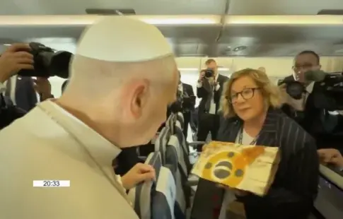 El Papa recibe un pedazo del drama migratorio de El Hierro