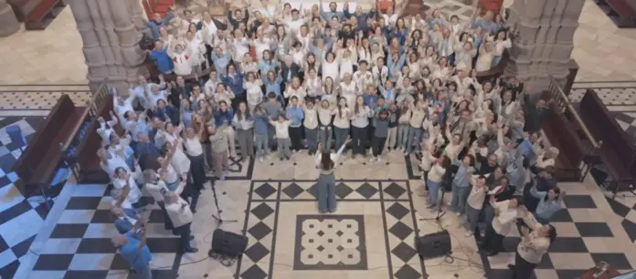 Un momento del videoclip del himno oficial de la visita del Papa