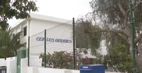 Incendian un aula y causan destrozos en el CEIP Los Geranios