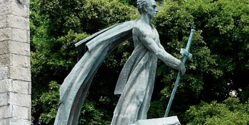 Un informe técnico del Gobierno de Canarias se opone a declarar BIC el monumento a Franco de Santa Cruz de Tenerife