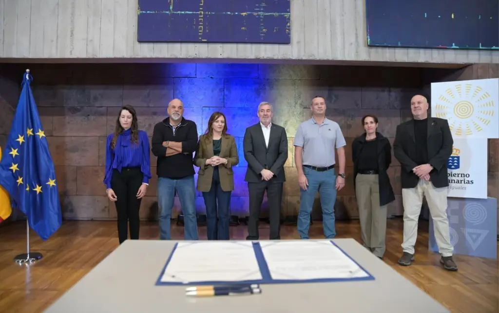 Firma del acuerdo para el Plan Estratégico de Ordenación del Personal Laboral. Imagen Gobierno de Canarias