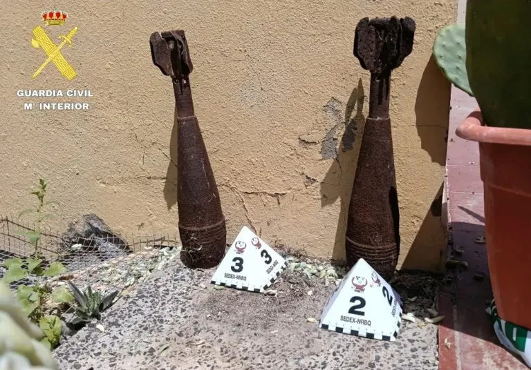 La Guardia Civil localiza dos proyectiles de mortero con carga explosiva en una vivienda de Corralejo
