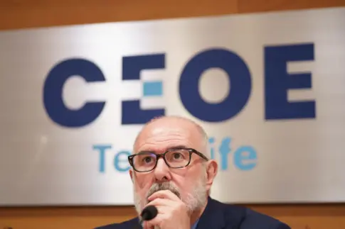 La CEOE advierte que la guerra convierte a Canarias en un destino «lejano»
