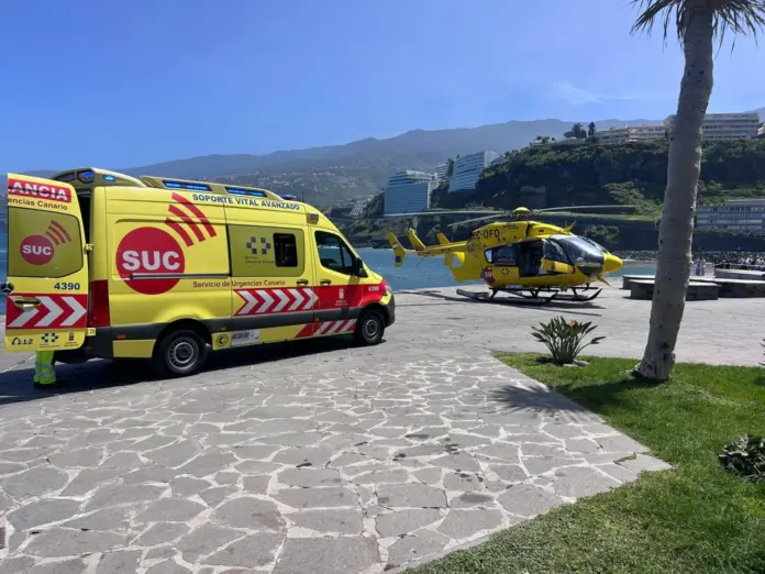 La mujer presentaba síntomas de ahogamiento de pronóstico grave, por lo que fue trasladada por un helicóptero medicalizado del SUC