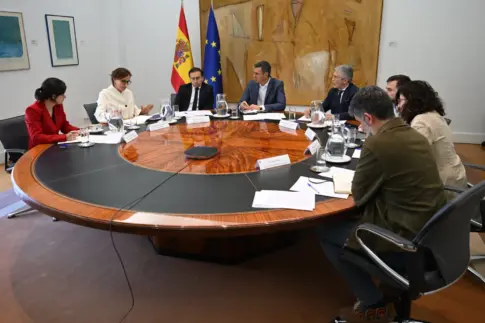 El Gobierno de España se reúne para abordar la acogida de la embarcación MV Hondius en Canarias