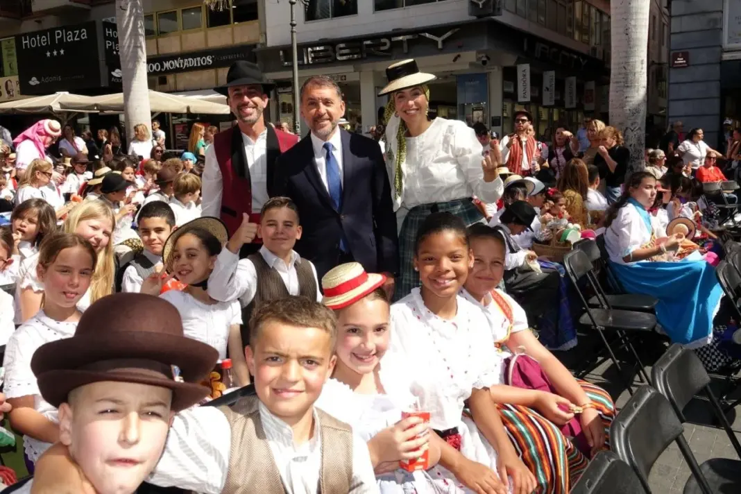 Más de 700 escolares de Santa Cruz disfrutaron de la tercera edición del Paseo Romero Escolar