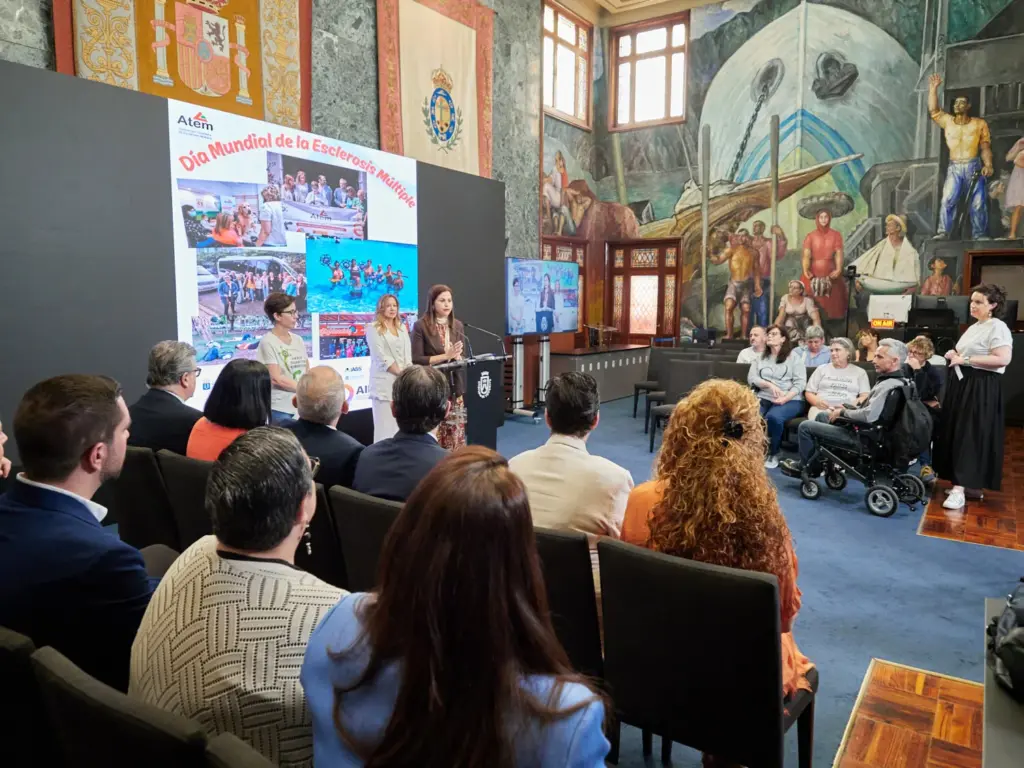 El Cabildo reafirma su compromiso con las personas con esclerosis múltiple y sus familias en la lectura del manifiesto por su Día Mundial