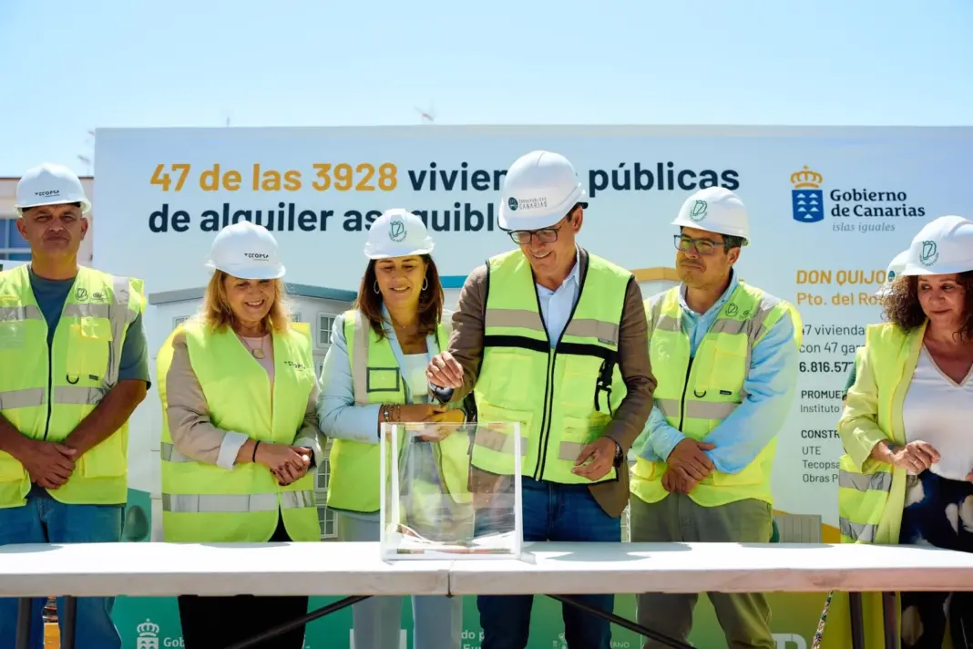 El Gobierno de Canarias coloca la primera piedra de 47 viviendas protegidas en Puerto del Rosario, en Fuerteventura