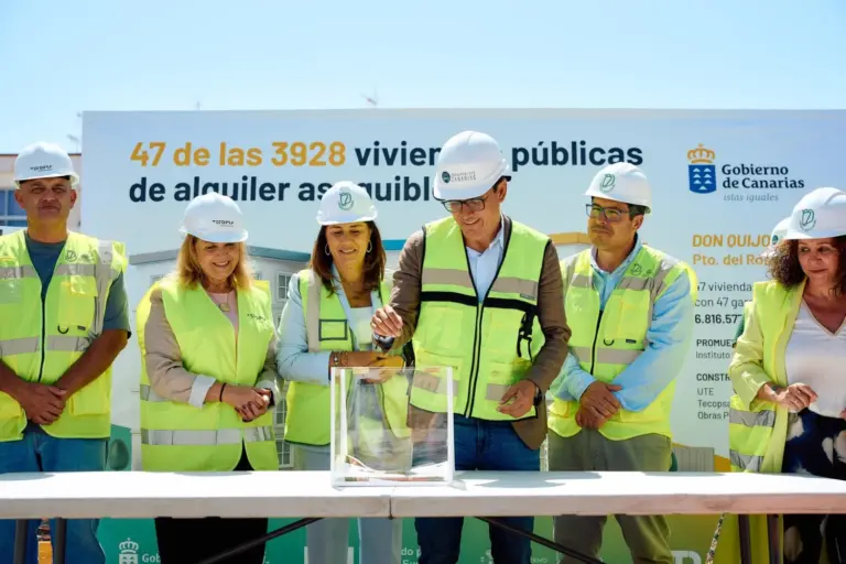 Primera piedra de 47 viviendas protegidas en Puerto del Rosario 