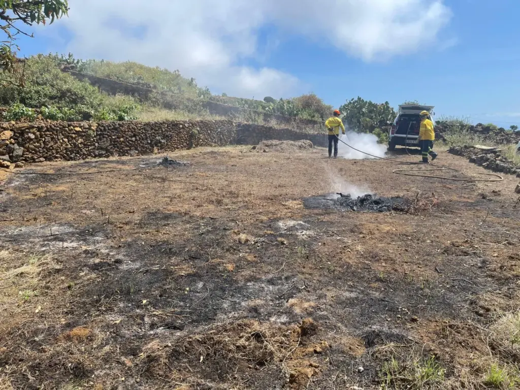 El Hierro prohíbe temporalmente las quemas agrícolas por el riesgo de incendios