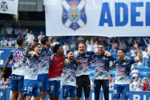 ​Exjugadores como Omar Perdomo, Luismi Loro, Šipčić y Aridane Santana se unen a las felicitaciones de las instituciones