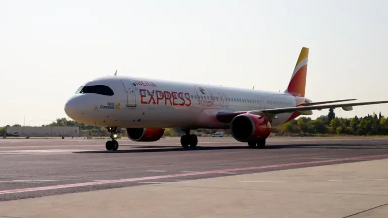 Iberia Express amplía su número de vuelos con Gran Canaria y Tenerife por la visita de León XIV