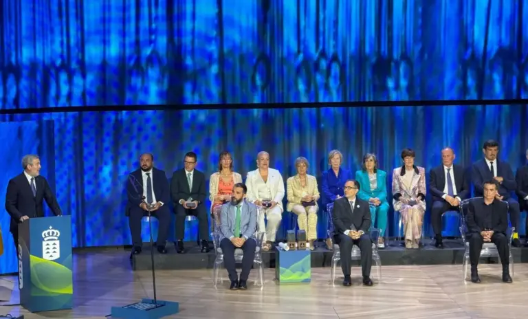 El Auditorio Alfredo Kraus acogió este sábado el acto institucional con motivo del Día de Canarias