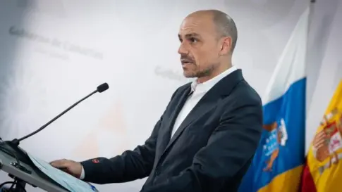 Canarias pedirá más información al Estado sobre la posible cogestión de los aeropuertos en las islas