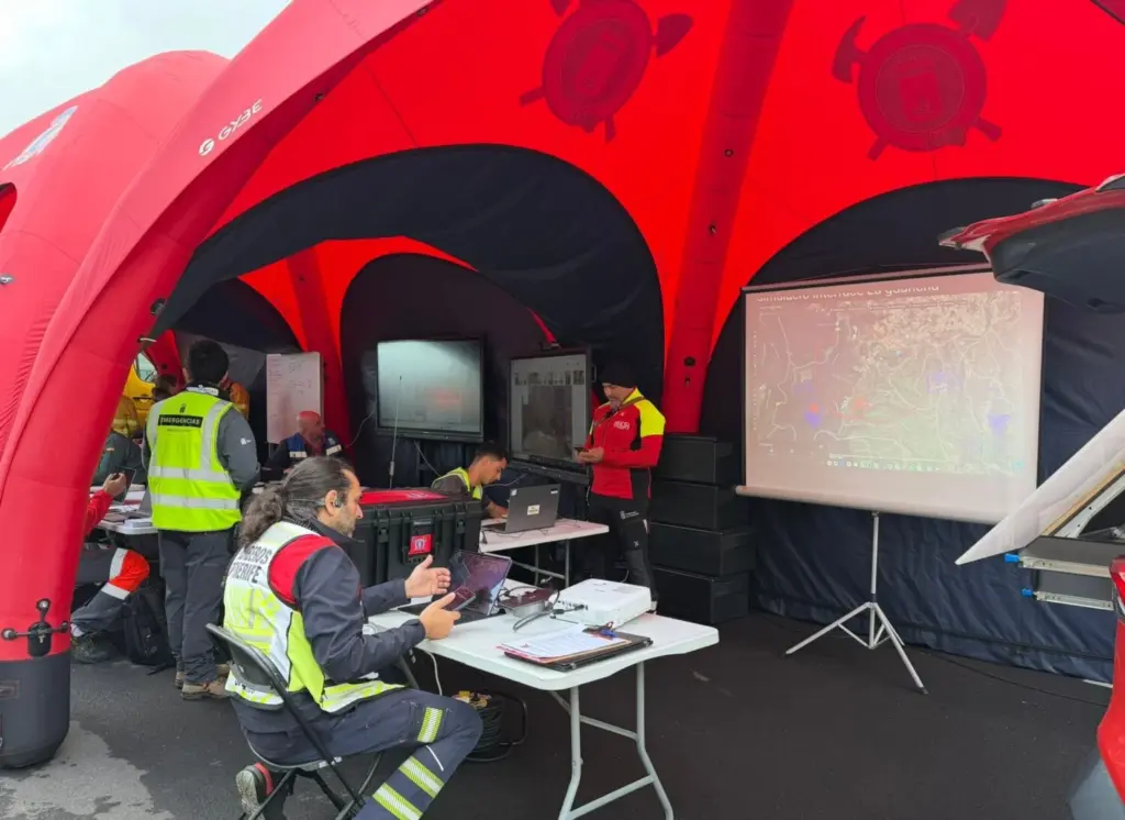 Dispositivo por el simulacro de incendio forestal en La Guancha, Tenerife