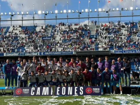 3-0 | El CD Tenerife golea en casa al Pontevedra CF