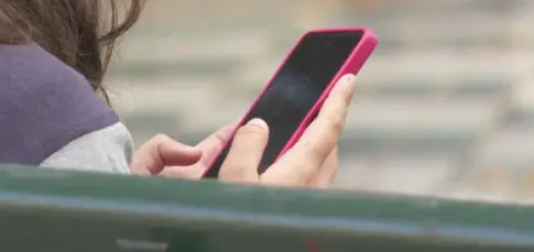 Seis de cada diez jóvenes apoyan prohibir las redes sociales a menores de 16 años