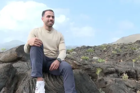 La pasión por la geología y El Hierro se unen en la mirada de José Morales