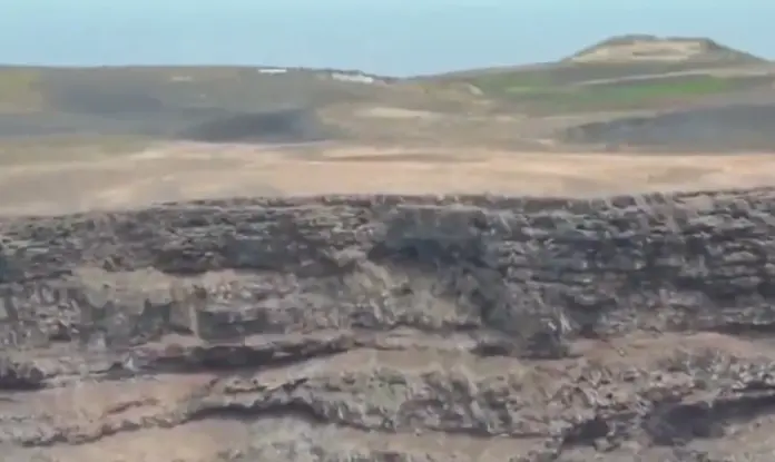 El Cabildo de Lanzarote cierra el camino de Los Caleteros tras un desprendimiento en el risco de Famara