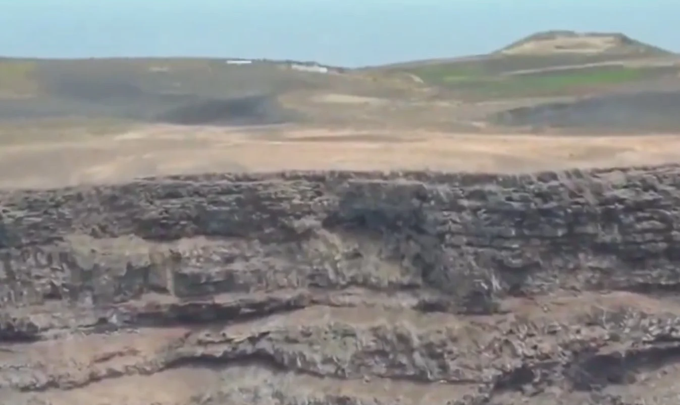 El Cabildo de Lanzarote cierra el camino de Los Caleteros tras un desprendimiento en el risco de Famara