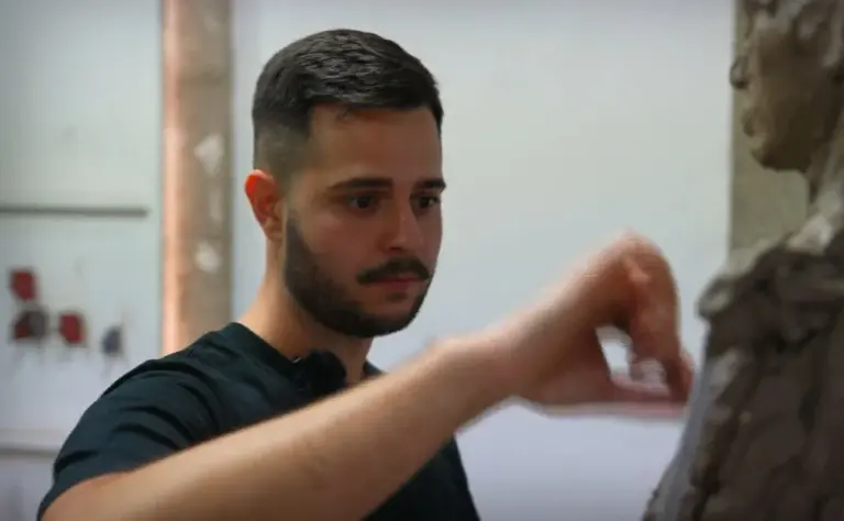Antonio del Rosario, un joven que esculpe la identidad canaria desde Gáldar