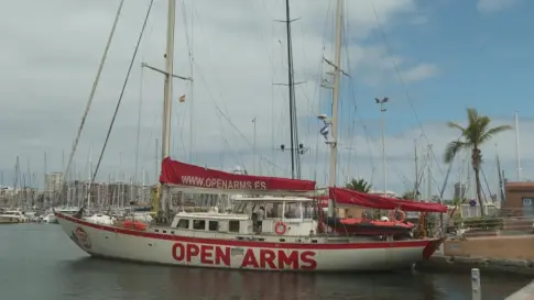 El velero de Open Arms atraca en Gran Canaria en su misión humanitaria hacia Cuba