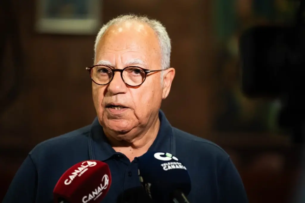 El presidente del Cabildo de La Gomera y portavoz parlamentario de Agrupación Socialista Gomera (ASG), Casimiro Curbelo. Imagen Cabildo de La Gomera