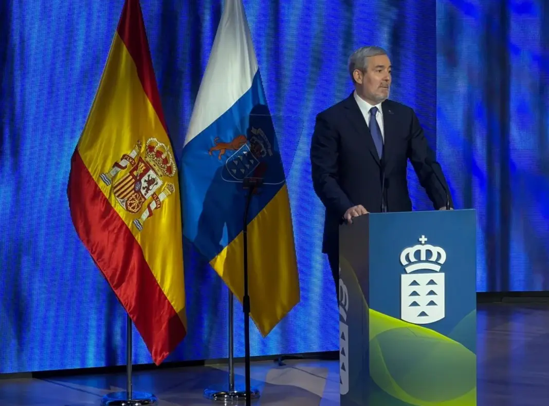 El presidente de Canarias, Fernando Clavijo, durante su discurso en el acto institucional con motivo del Día de Canarias. Imagen RTVC