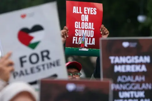 Israel libera a los activistas de la flotilla abordada en el Mediterráneo para su deportación