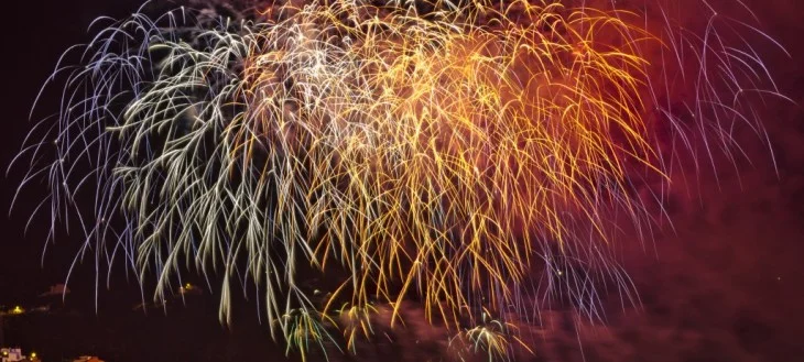 Fuegos artificiales del Día de las Cruces en Los Realejos