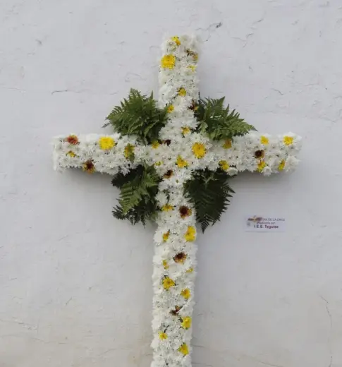 Cruces, flores y ‘piques’ para celebrar el 3 de mayo en Canarias