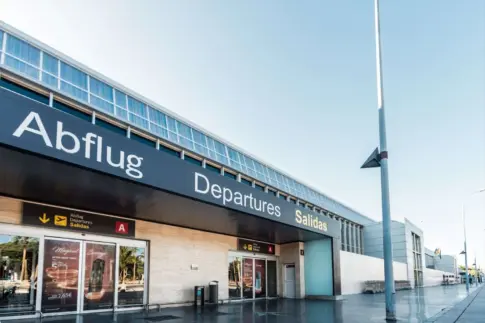 Aena destina más de 7 millones a insonorizar 802 viviendas en el entorno del Aeropuerto Tenerife Sur