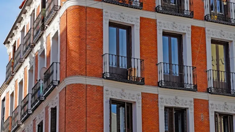 Los compradores en Canarias se enfrentan a una barrera de ahorro de más de 47.000 euros para acceder a una vivienda