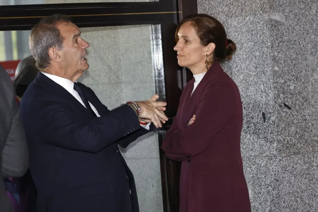 Mónica García defiende que solo el Centro de Microbiología está acreditado para PCR de hantavirus