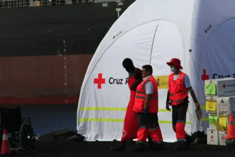 Las llegadas de inmigrantes en patera a Canarias acumulan un descenso del 72 % desde enero