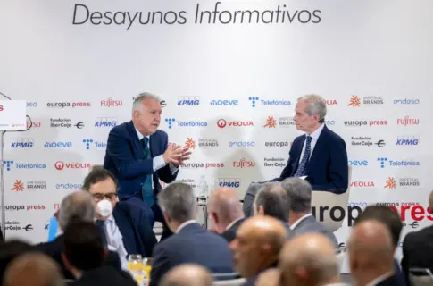 Torres no resta «relevancia» a las investigaciones pero denuncia un «show» para crear un escándalo contra el Gobierno
