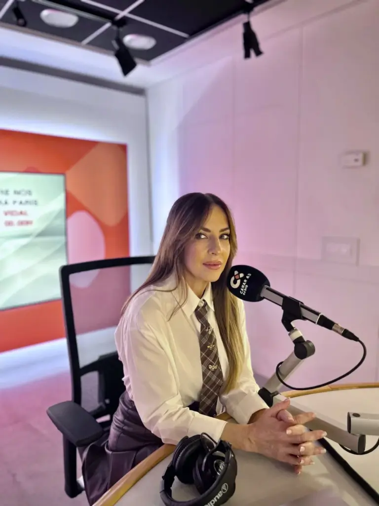 ‘Siempre nos quedará París’ desmonta el mito del amor romántico con la psicóloga Eva Cortés