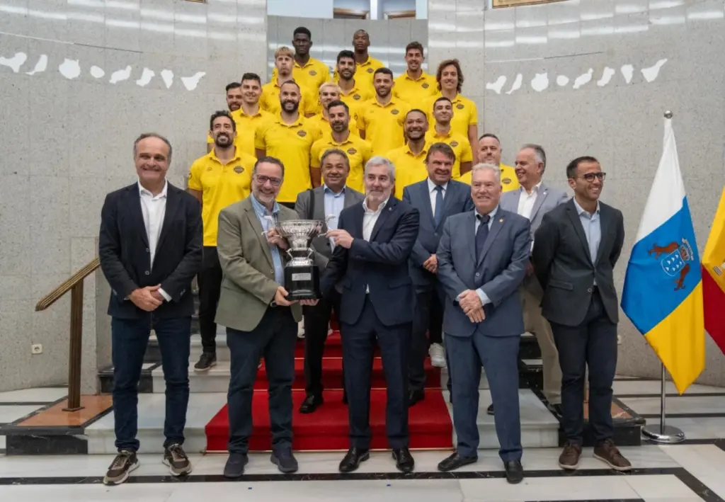 Clavijo recibe al CV Guaguas tras conquistar su cuarta Superliga consecutiva