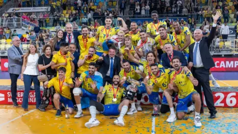 El CV Guaguas sella su cuarto título de Superliga consecutivo