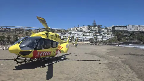 Fallece un hombre tras sufrir una parada cardiorrespiratoria en la playa de San Agustín