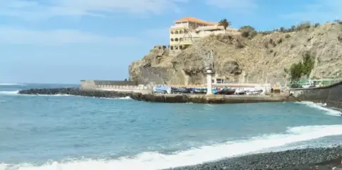 Manifestación para solicitar que se ejecute el proyecto de la playa de San Marcos, en Icod de los Vinos