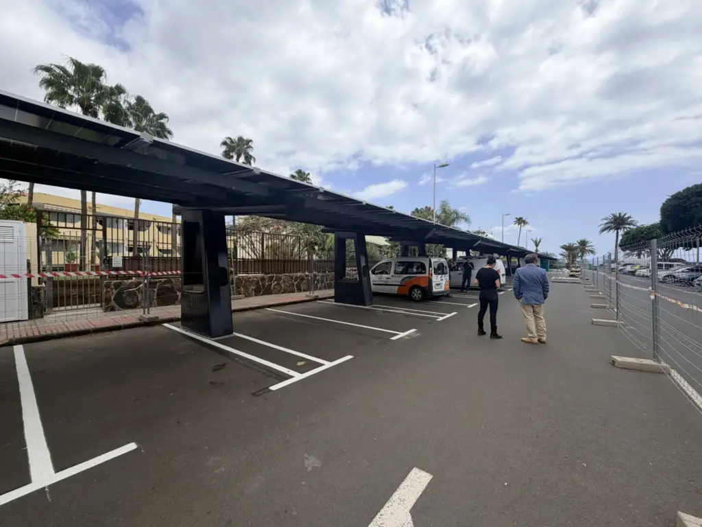 Finalizan la planta solar del Centro Comercial Nilo que abastecerá a Playa del Inglés