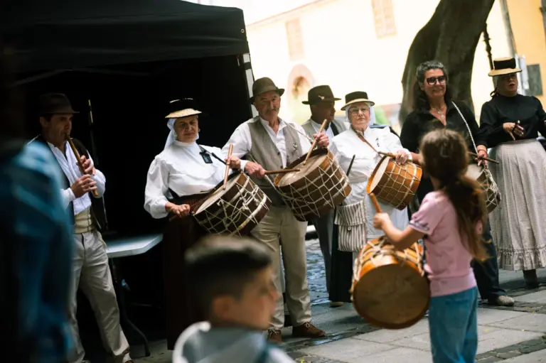 El Día de Canarias llena el archipiélago de tradición, música y cultura popular