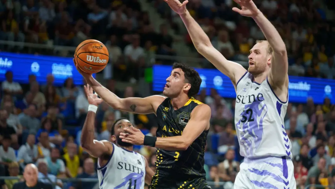 La Laguna Tenerife pierde ante Bilbao Basket y se medirá al Real Madrid