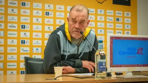 Néstor García: «Vamos a jugarle al Barça de igual a igual»