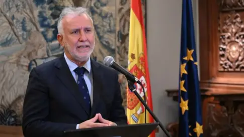 El ministro Ángel Víctor Torres ensalza en Uruguay el arraigo canario y la memoria democrática