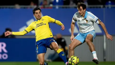 Televisión Canaria ofrece este domingo el UD Las Palmas-Real Zaragoza, un duelo clave en la recta final de la temporada