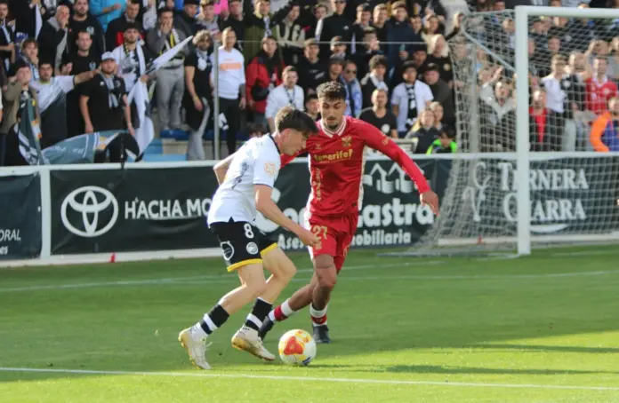 El CD Tenerife pierde en su visita al Unionista de Salamanca