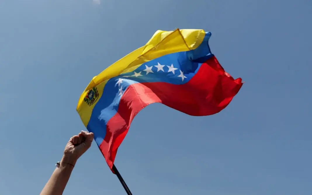España cesa permisos de residencia temporal a venezolanos a partir del 12 de junio